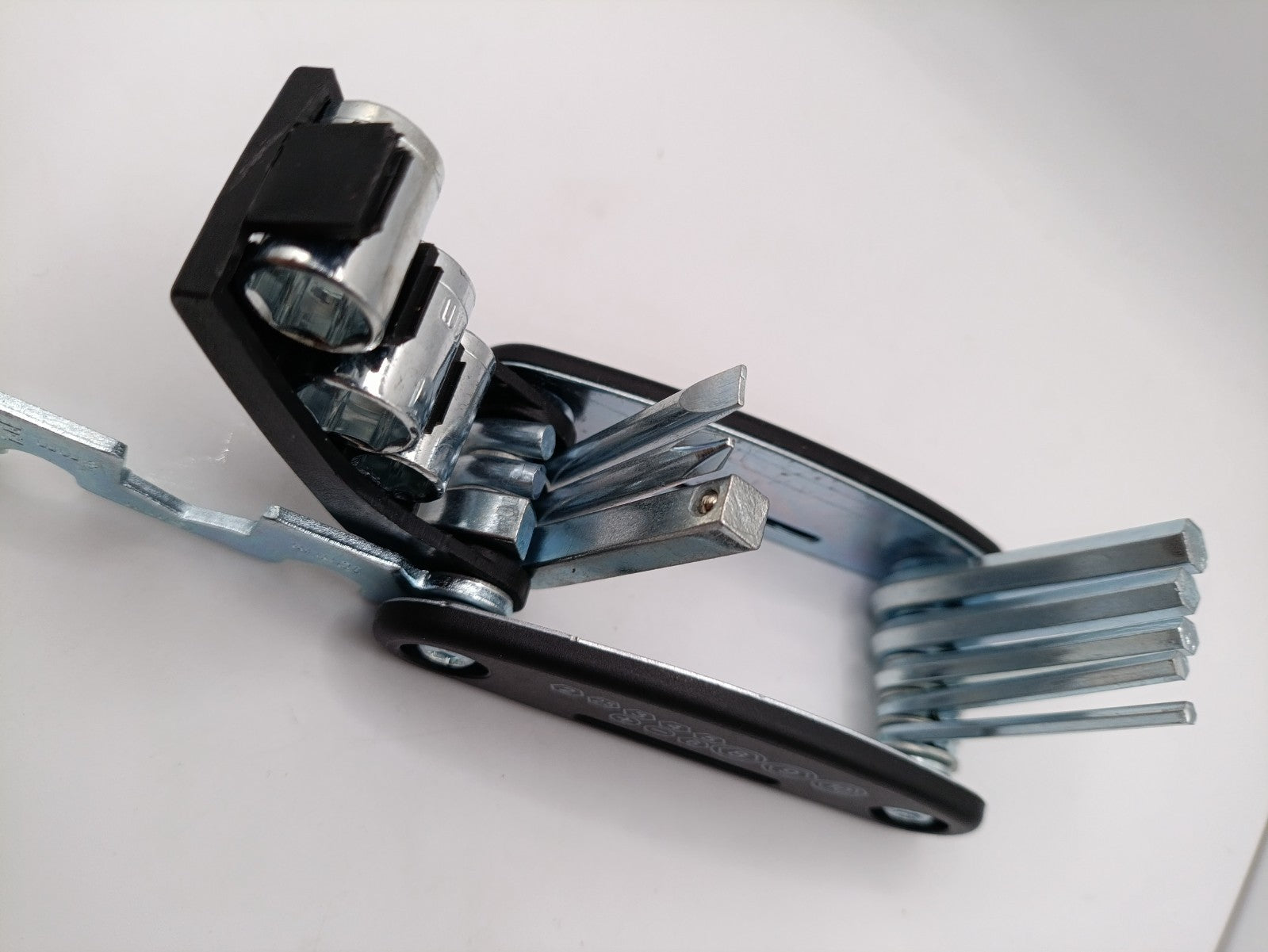 16 in 1 Fahrradwerkzeug Multitool Fahrrad Reparatur Werkzeug-Set für unterwegs